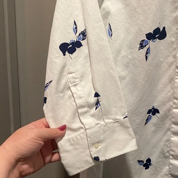 Chaps Women’s White & Blue Floral No-Iron Button-Down Blouse | Size 1X | 100% Co - Picture 5 of 10